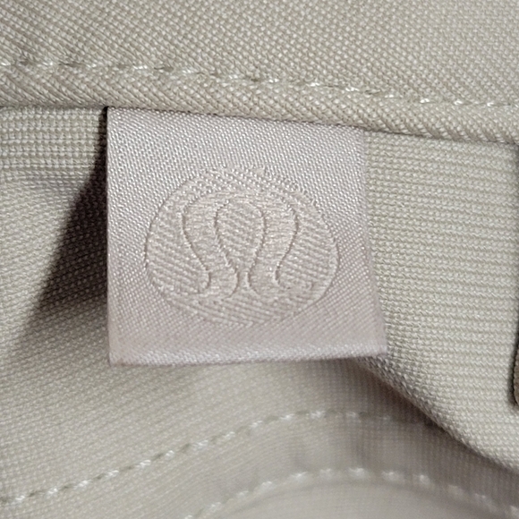 Lululemon Abc Relaxed- Fit 5 Pockets Pants Size 38. - Picture 10 of 14